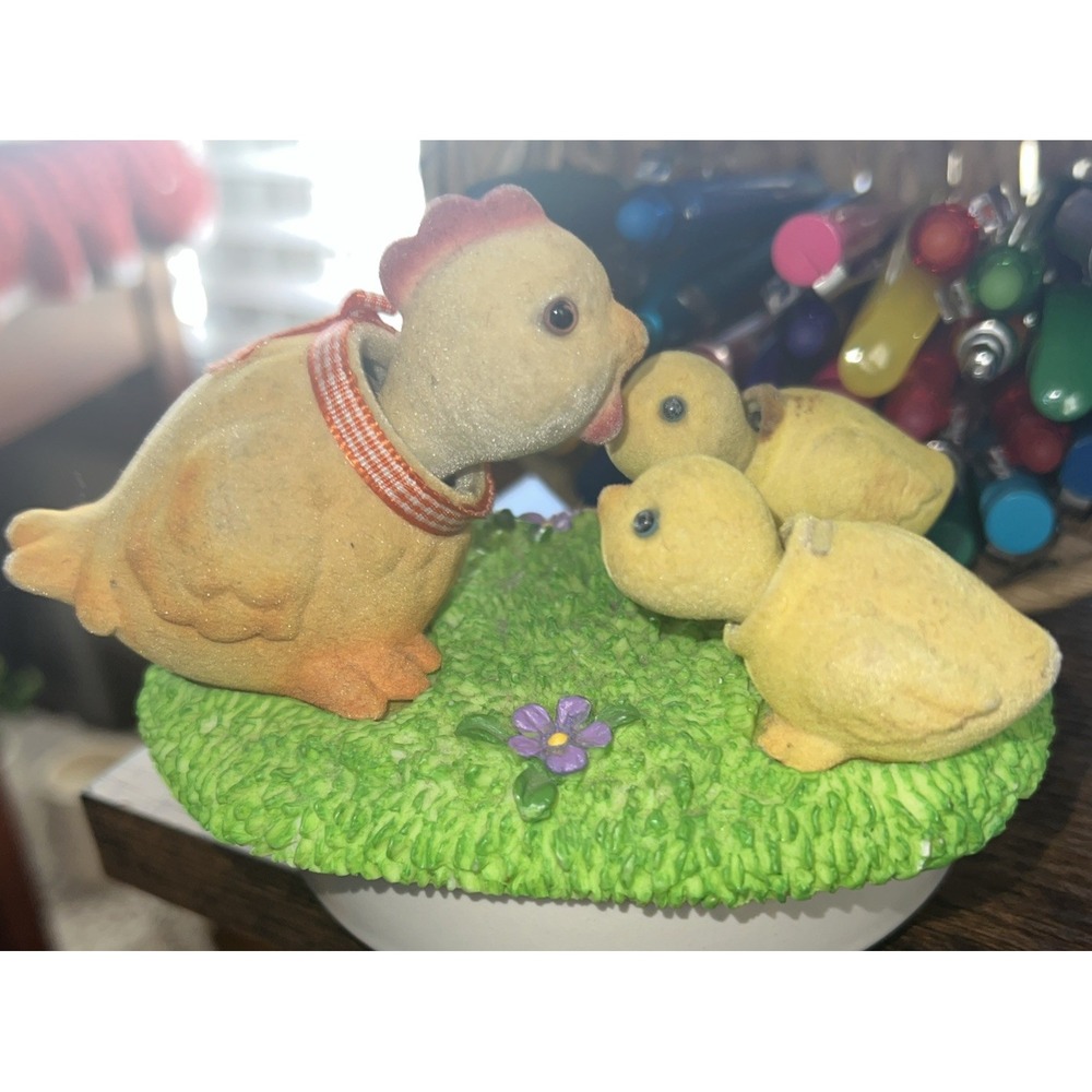 Russ Berrie Chicken Bobble‎ Head Figurine•"Springtime Moments"